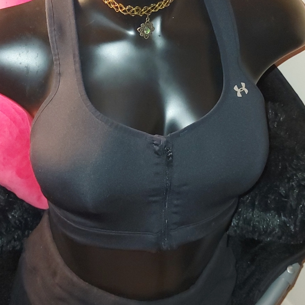 Sexy Under Armour Sports Bra! 34 D